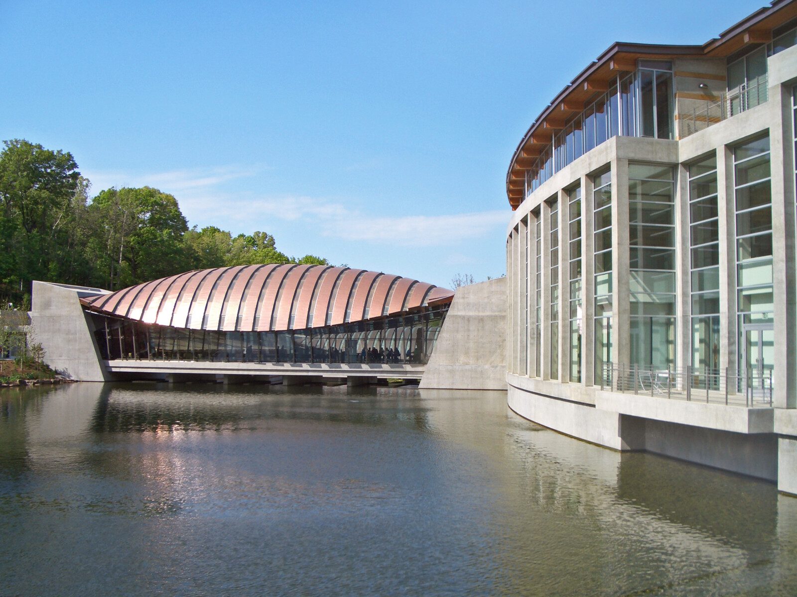 Crystal_Bridges_Museum_of_American_Art--2012-04-12