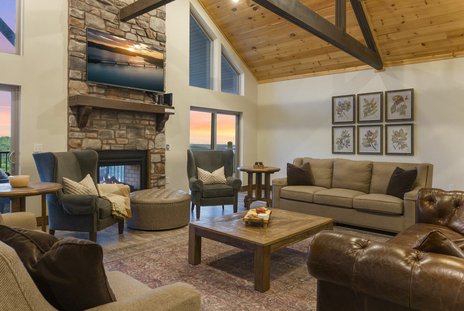 Breathtaking Lake Views- SHOWCASE - 5