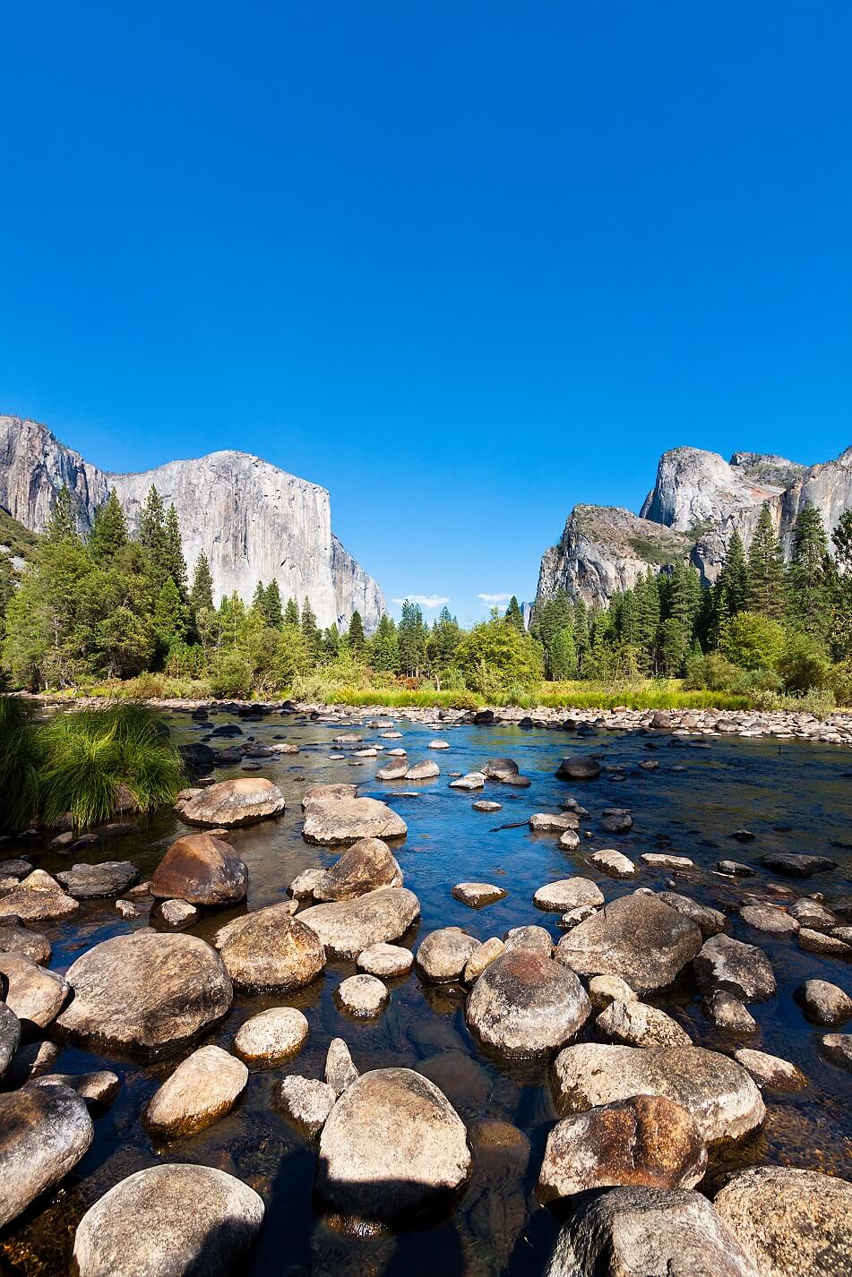 lake-yosemite-national-park-california-usa (1)
